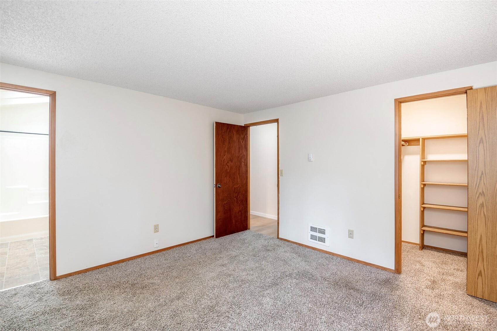 647 Malibu Drive SE, Lacey, WA 98503