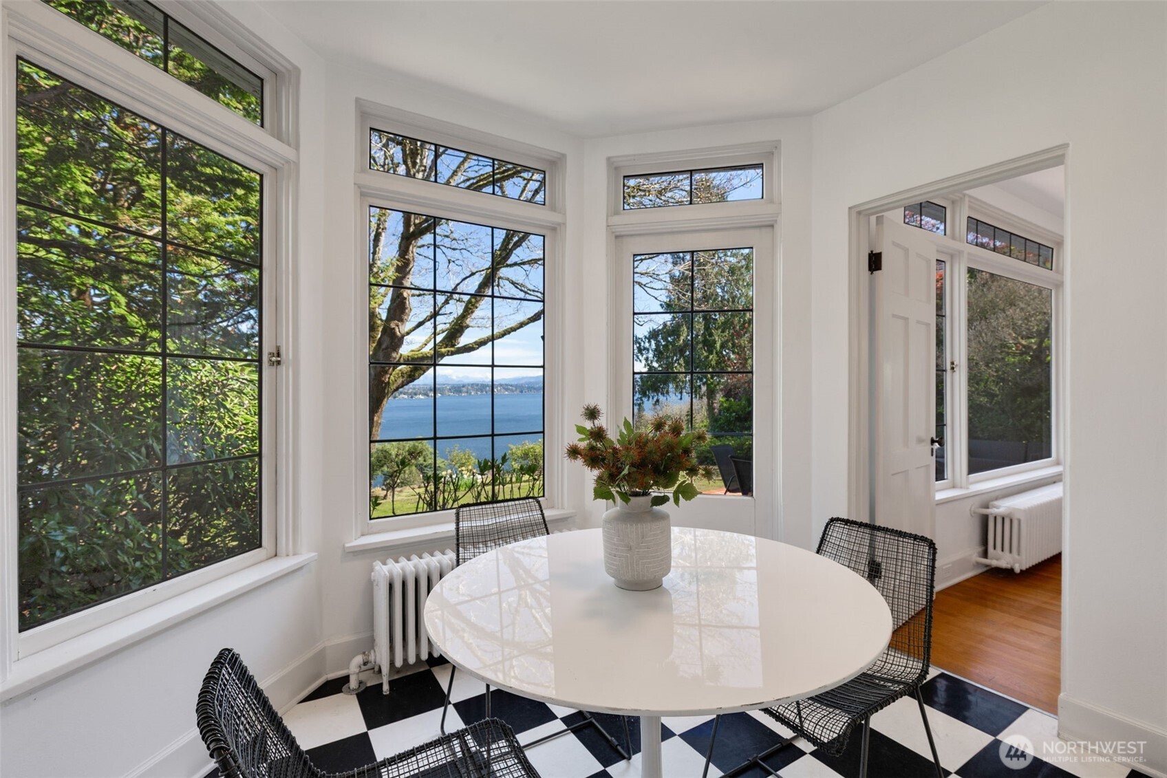 520 36th Avenue E, Seattle, WA 98112-4223