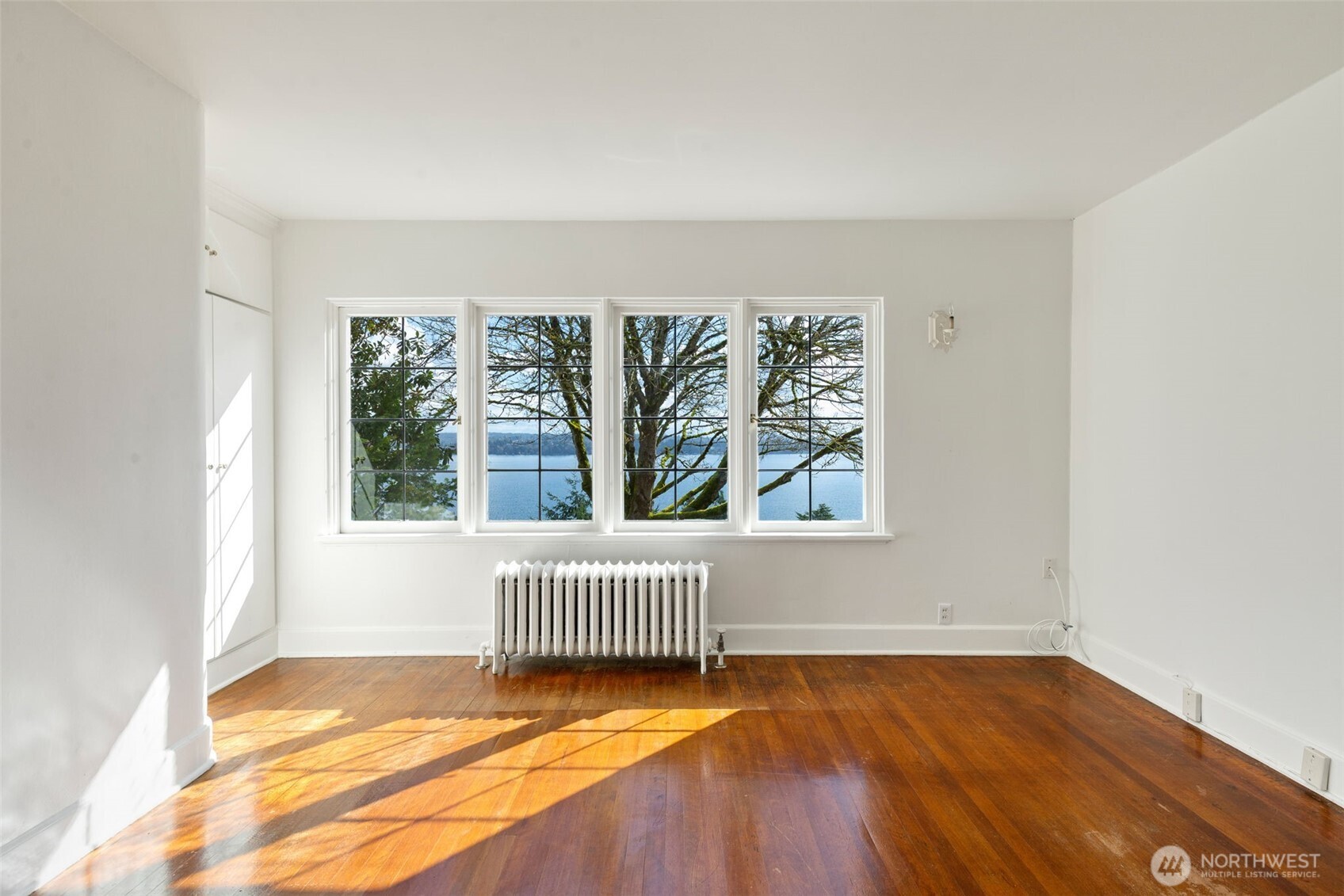 520 36th Avenue E, Seattle, WA 98112-4223