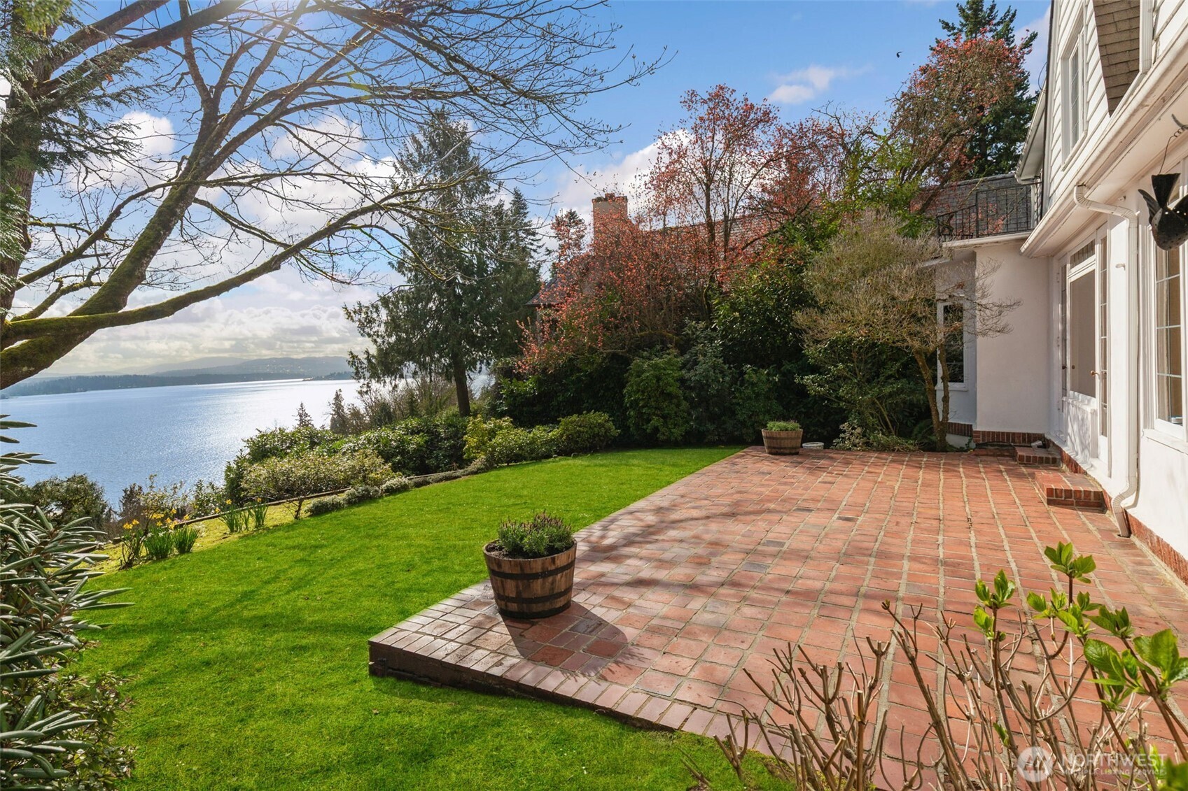 520 36th Avenue E, Seattle, WA 98112-4223