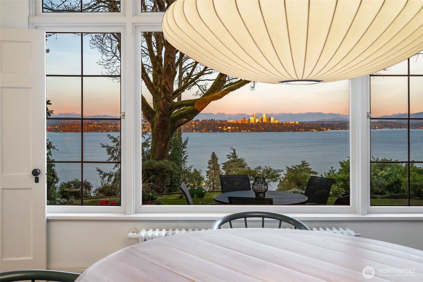 520 36th Avenue E, Seattle, WA 98112-4223