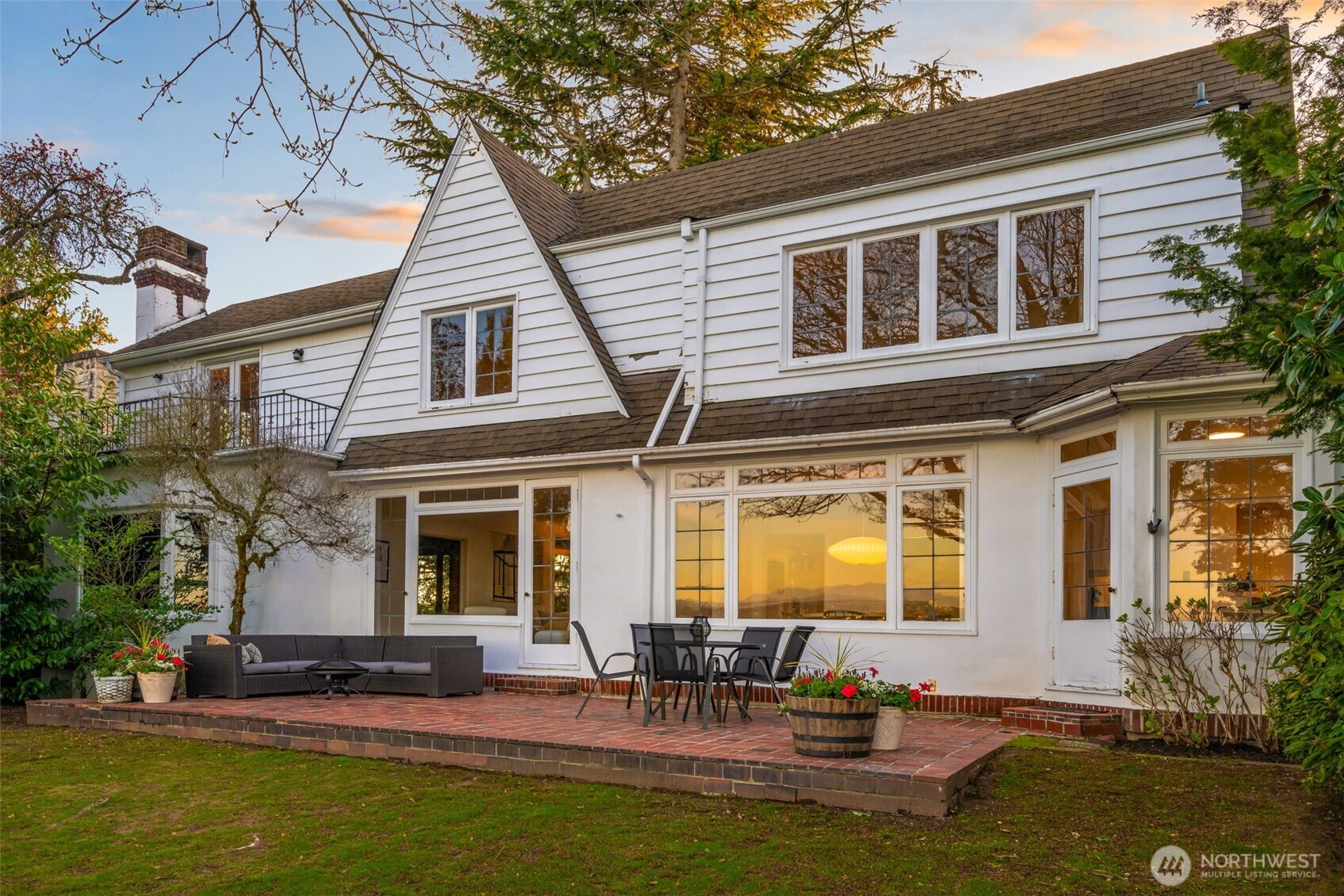 520 36th Avenue E, Seattle, WA 98112-4223