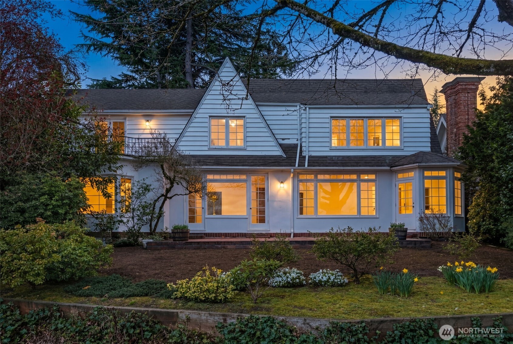 520 36th Avenue E, Seattle, WA 98112-4223