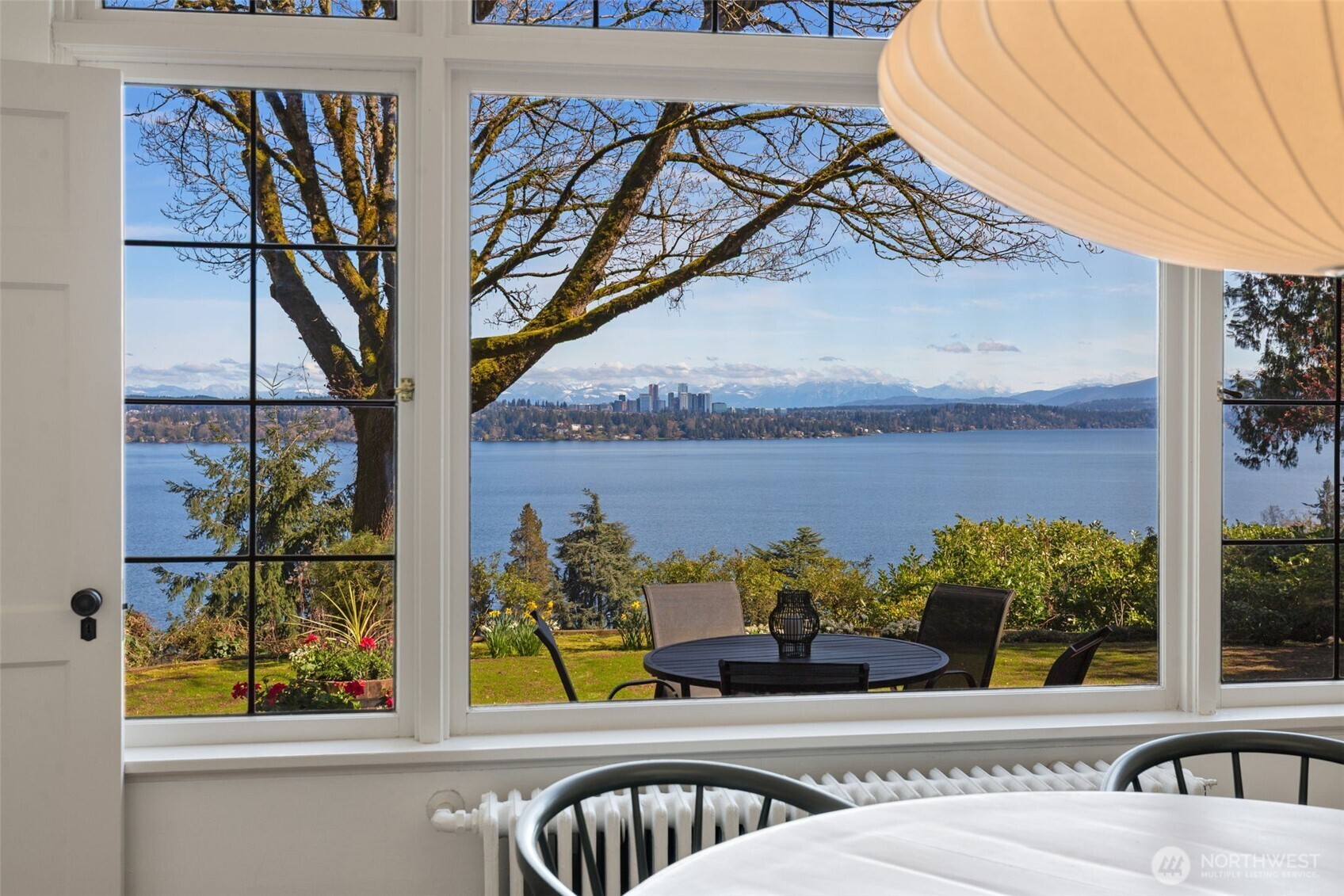 520 36th Avenue E, Seattle, WA 98112-4223