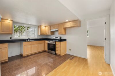 936 N 93rd Street , Seattle, WA 98103 - Photo 34