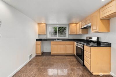 936 N 93rd Street , Seattle, WA 98103 - Photo 35