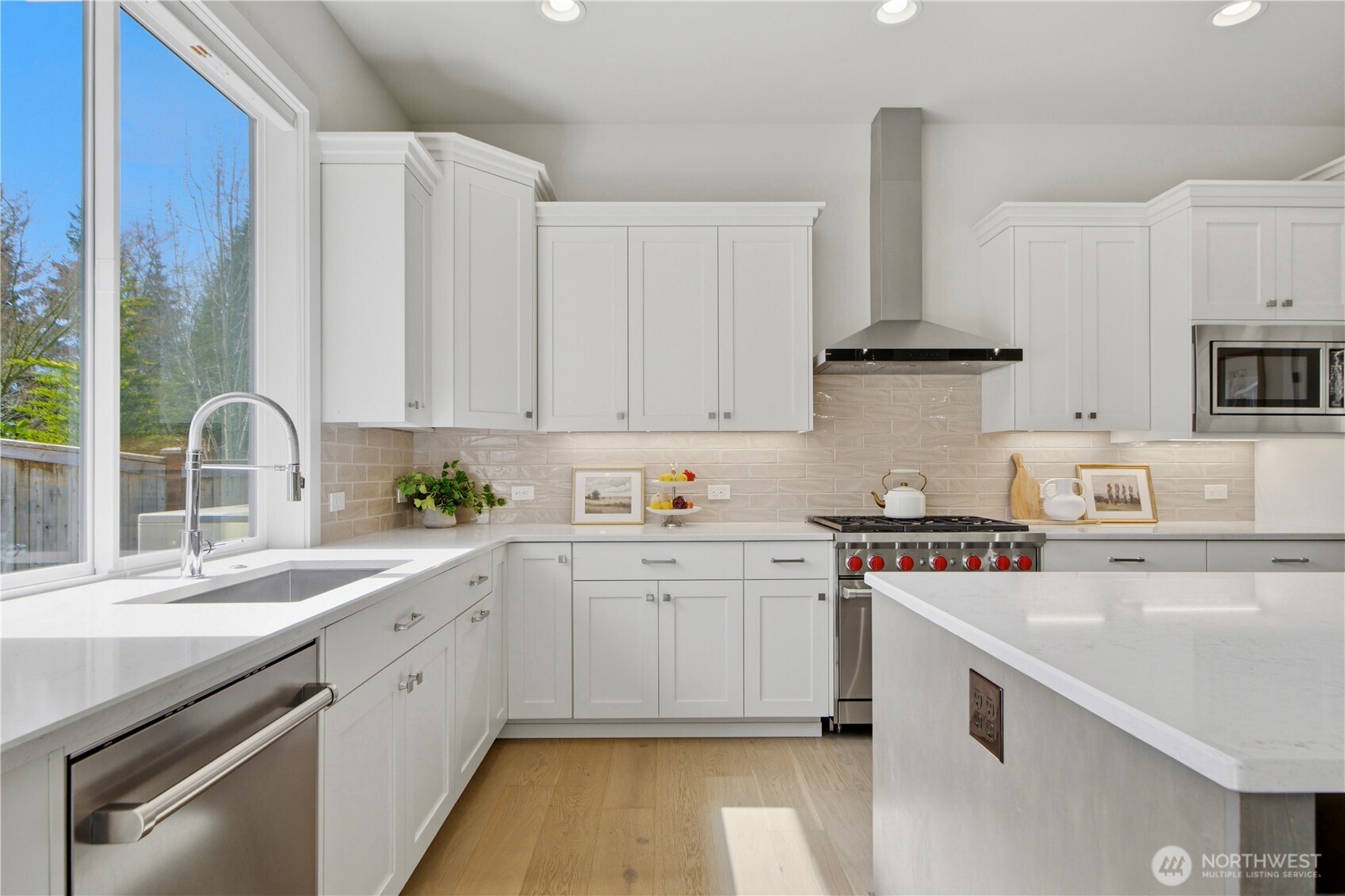 23623 SE 35th Court , Sammamish, WA 98029