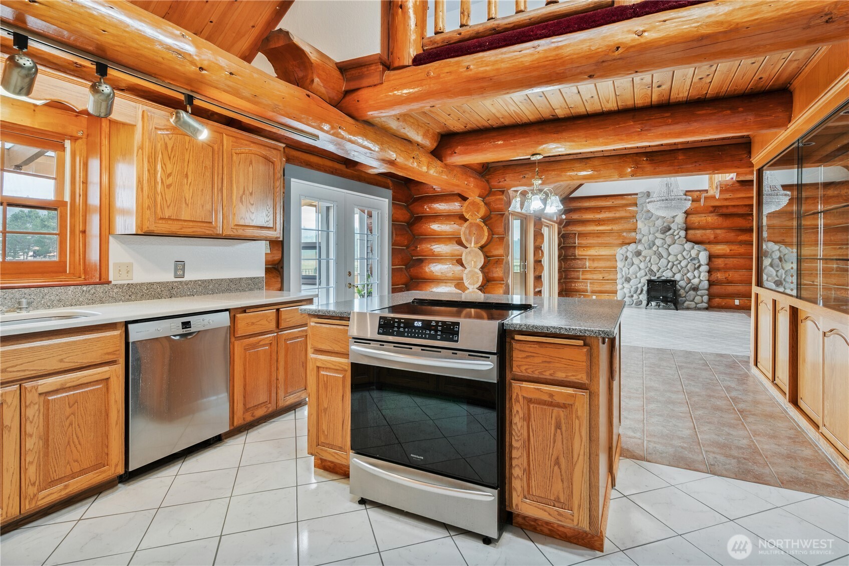 6946 Willow Grove Road , Longview, WA 98632