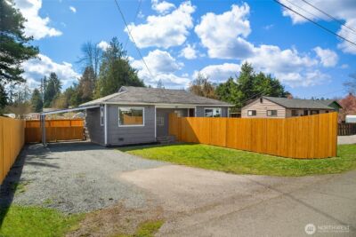 420 107th Place SW #1, Everett, WA 98204-3802