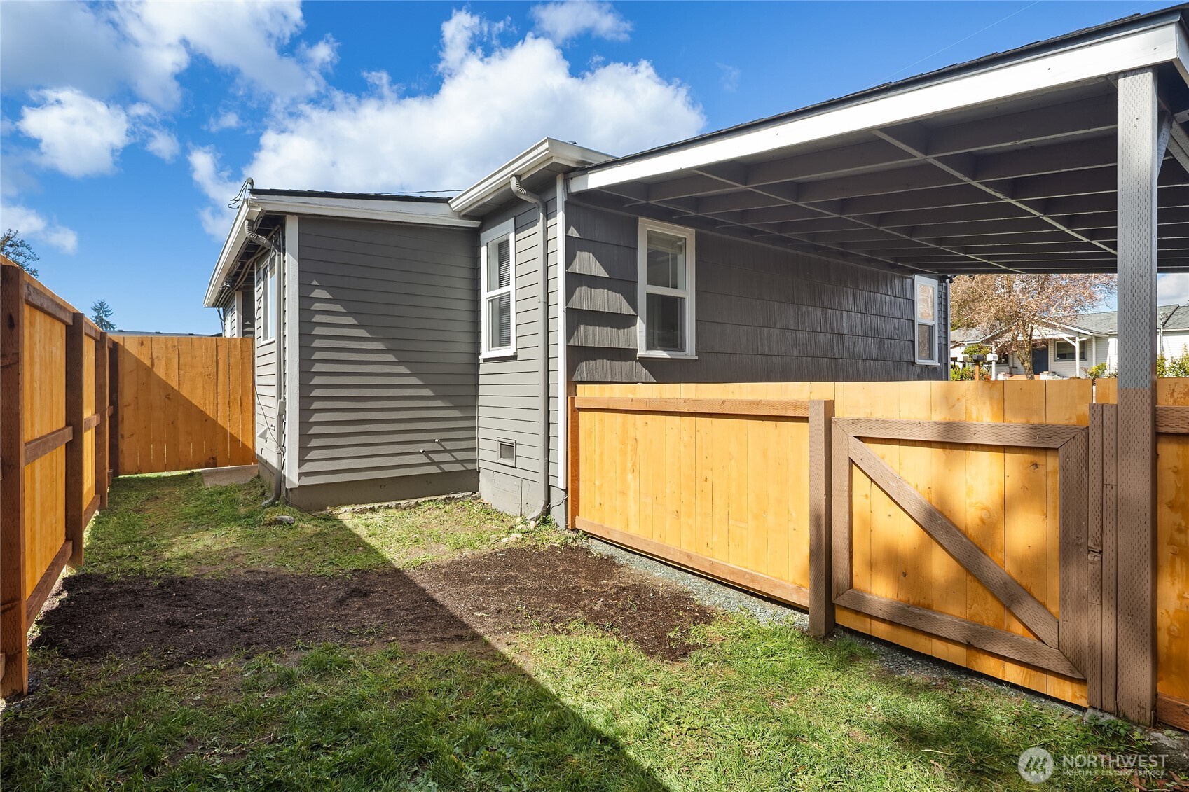 420 107th Place SW #1, Everett, WA 98204-3802