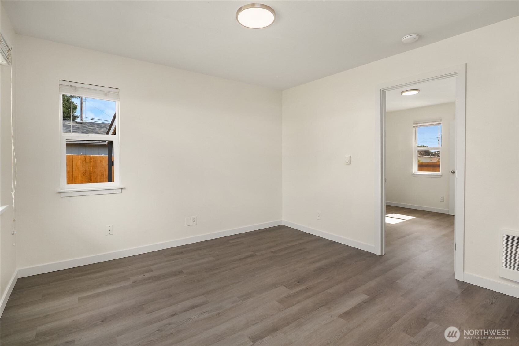 420 107th Place SW #1, Everett, WA 98204-3802