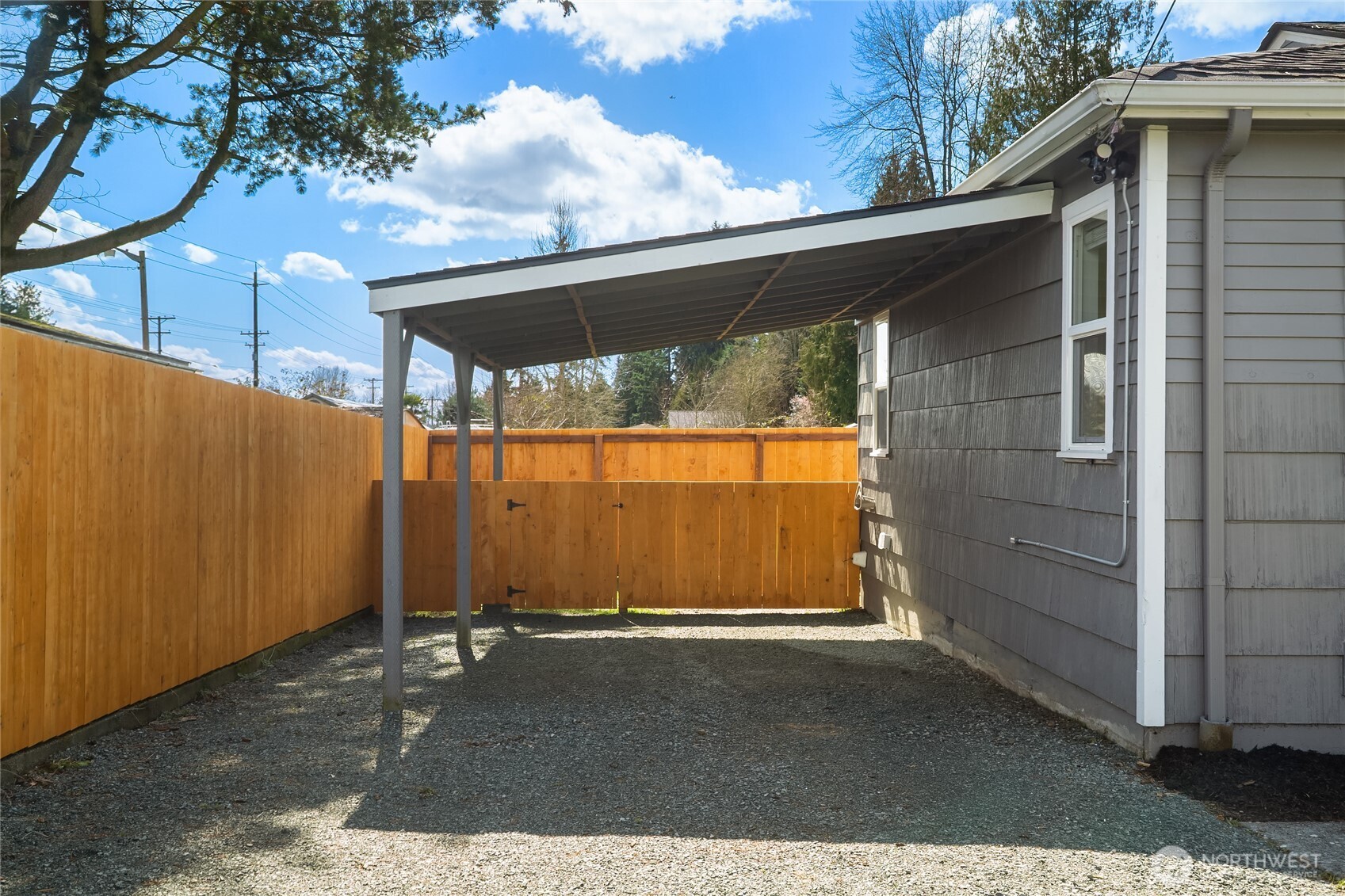 420 107th Place SW #1, Everett, WA 98204-3802