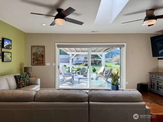 2270 S 7TH Avenue , Sequim, WA 98382