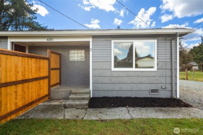 420 107th Place SW #2, Everett, WA 98204-3802