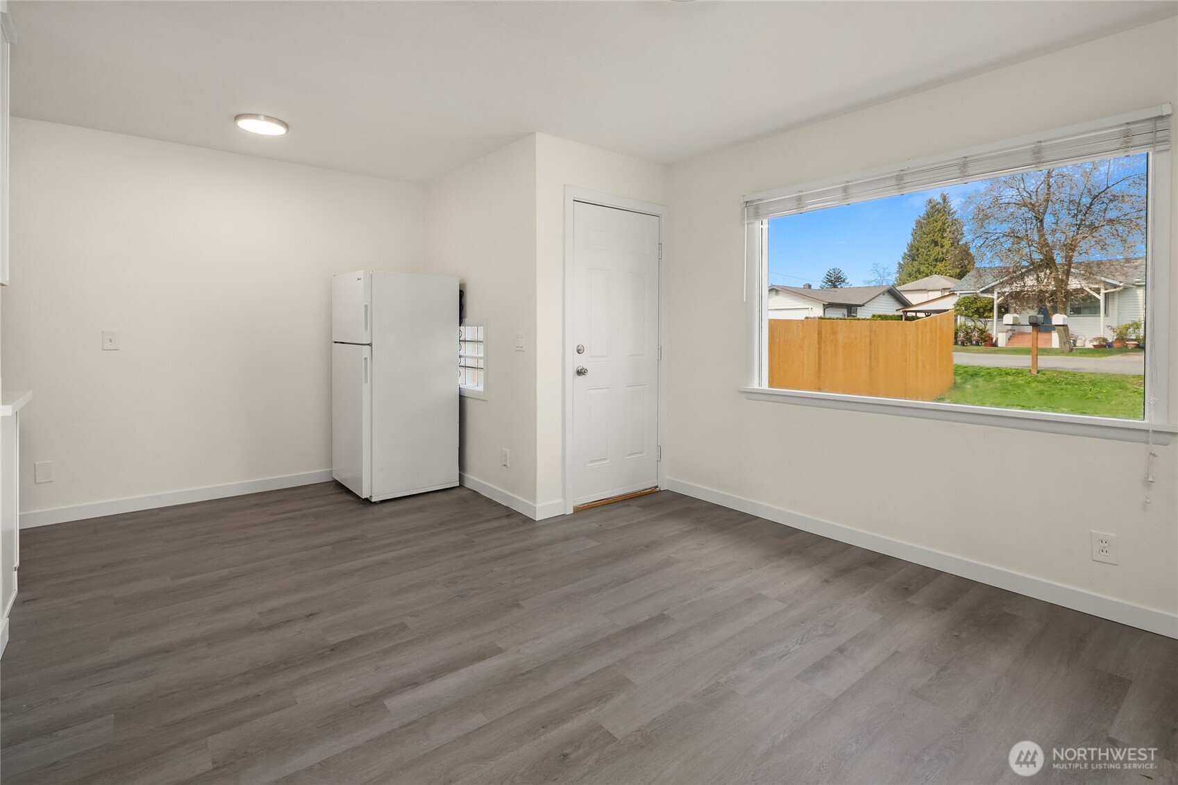 420 107th Place SW #2, Everett, WA 98204-3802