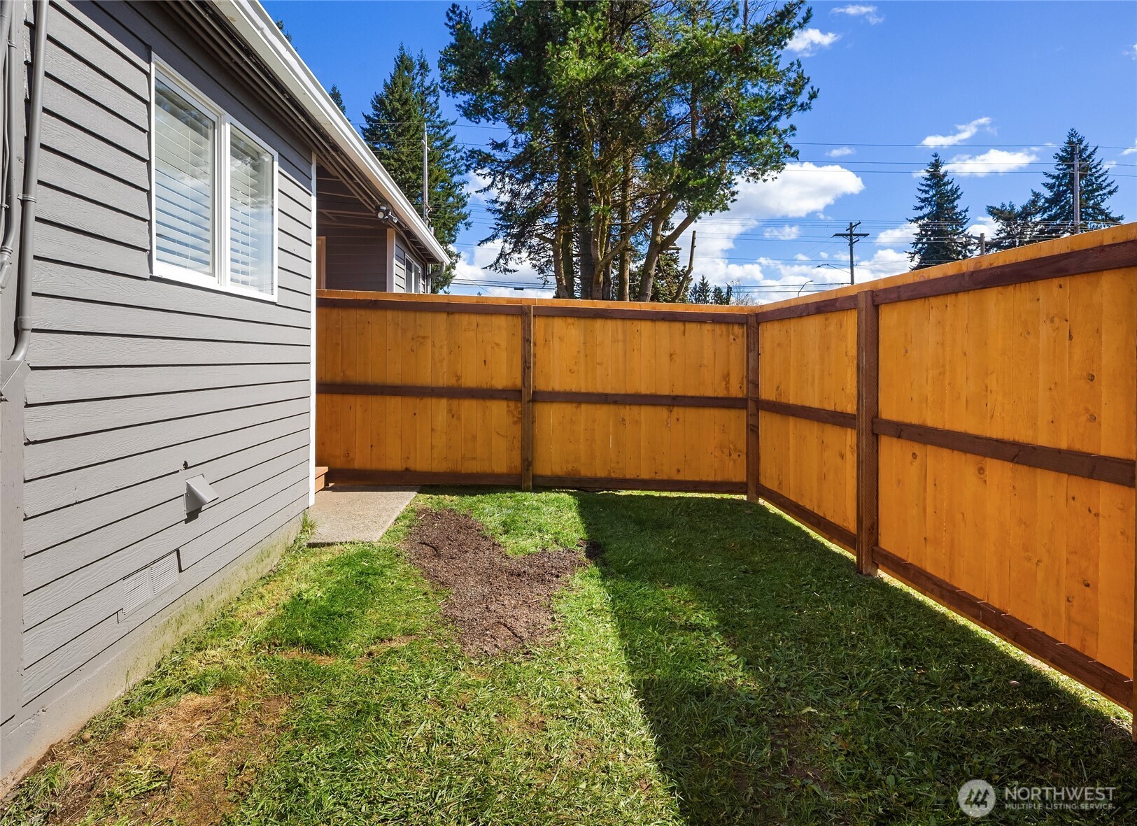 420 107th Place SW #2, Everett, WA 98204-3802