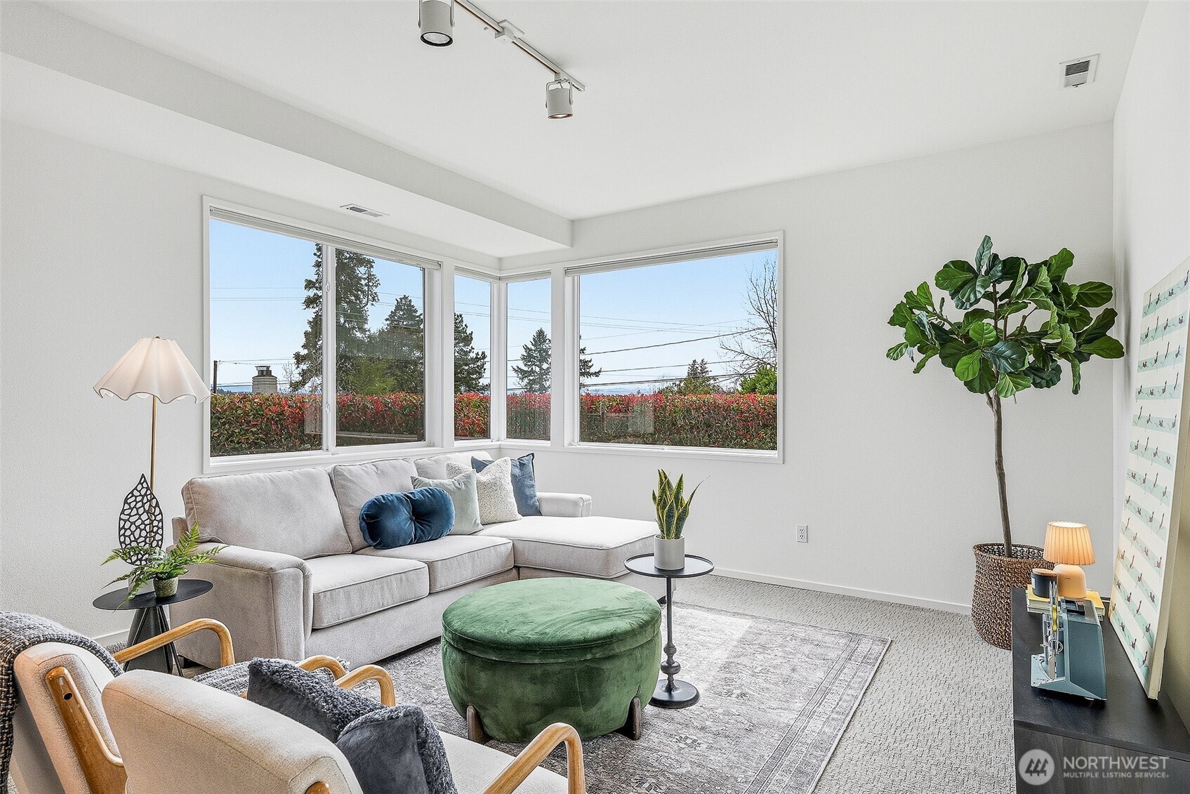 5208 S Willow Street , Seattle, WA 98118