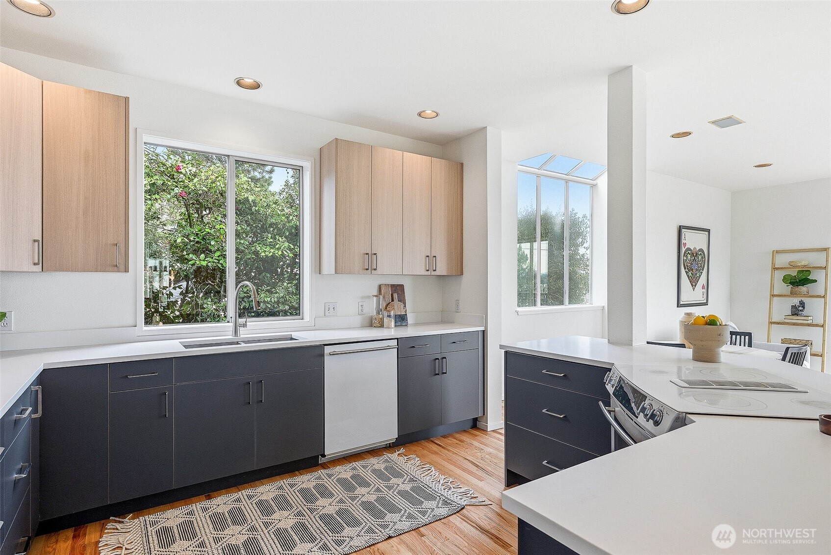 5208 S Willow Street , Seattle, WA 98118