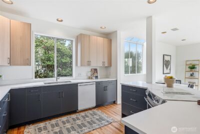 5208 S Willow Street , Seattle, WA 98118 - Photo 7