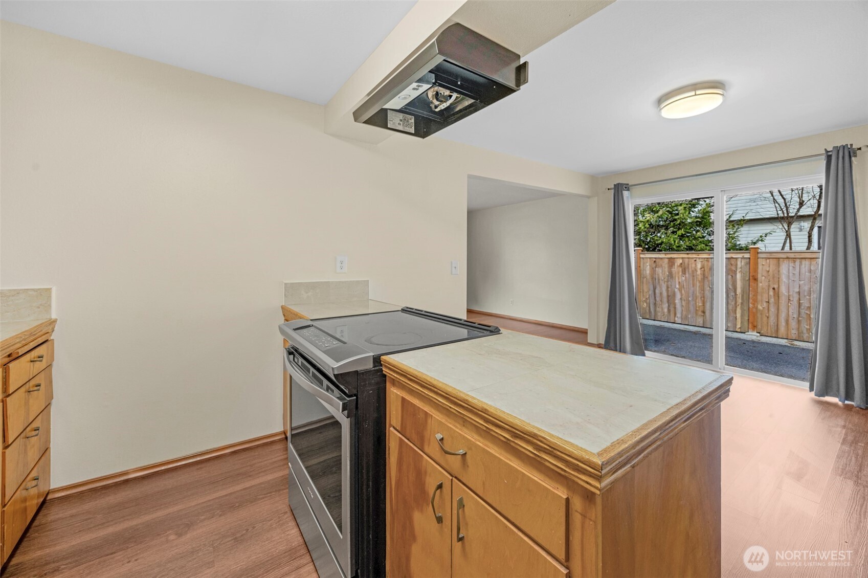 212 Madison Street , Everett, WA 98203-4931