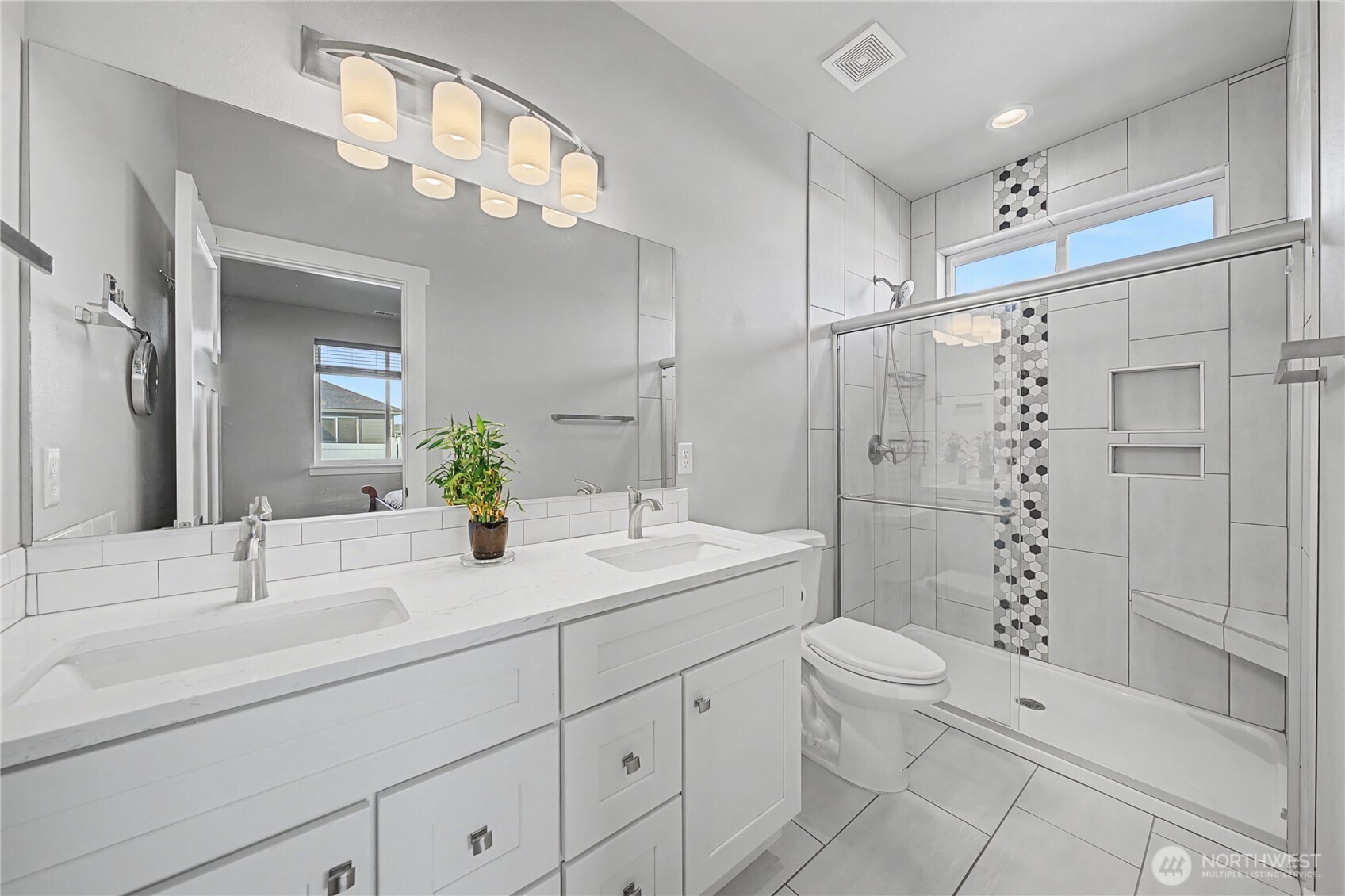 907 NE 5th Avenue , Ephrata, WA 98823