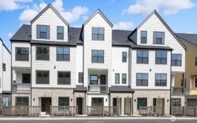 762 NW Holly Street , Issaquah, WA 98027