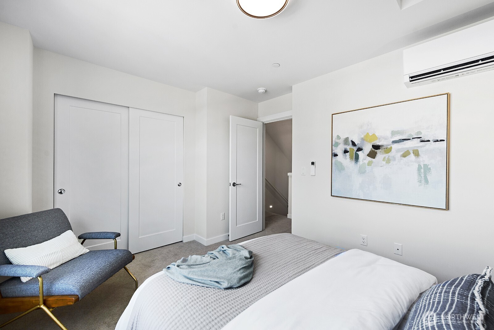 762 NW Holly Street , Issaquah, WA 98027