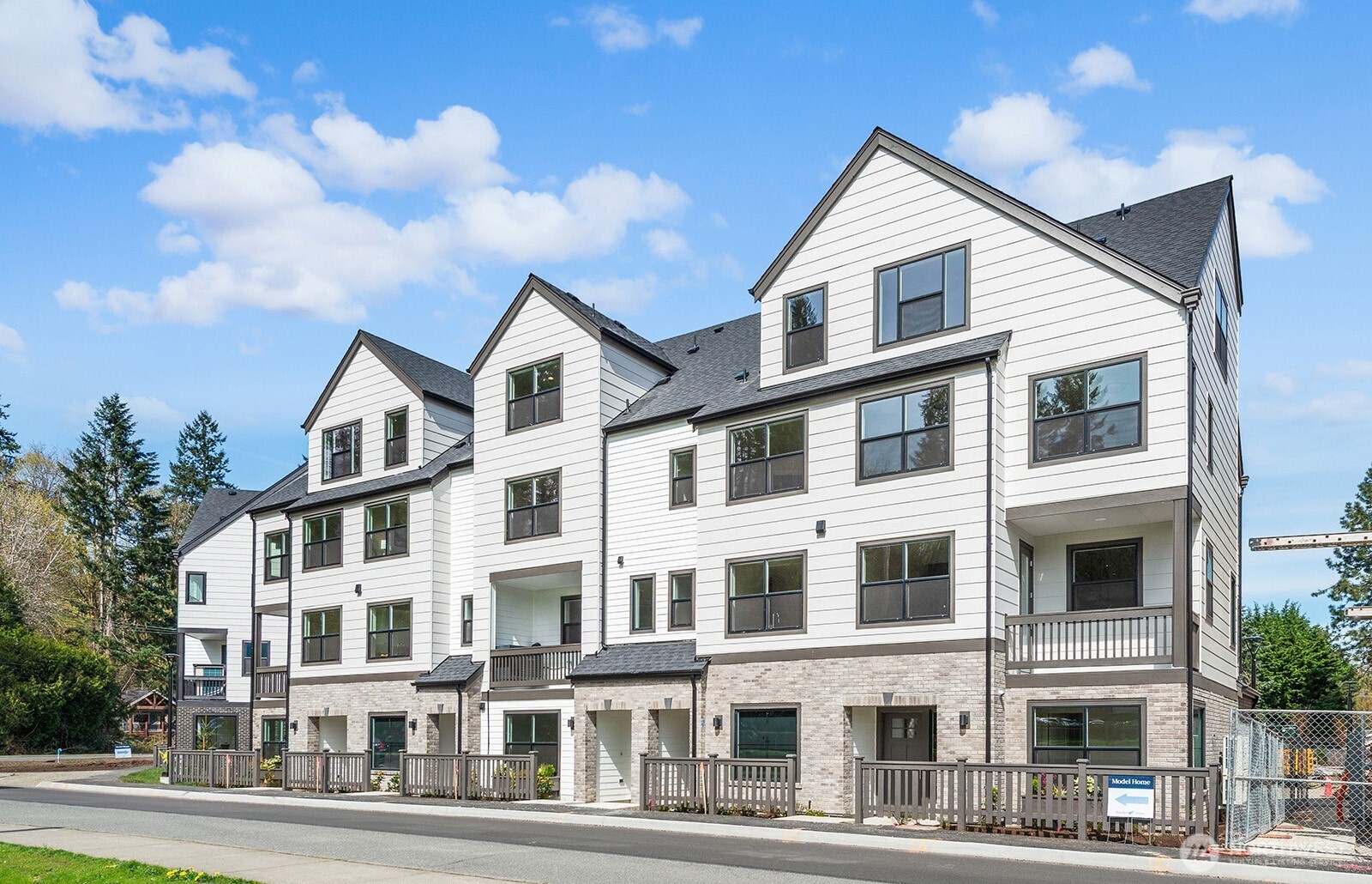 762 NW Holly Street , Issaquah, WA 98027