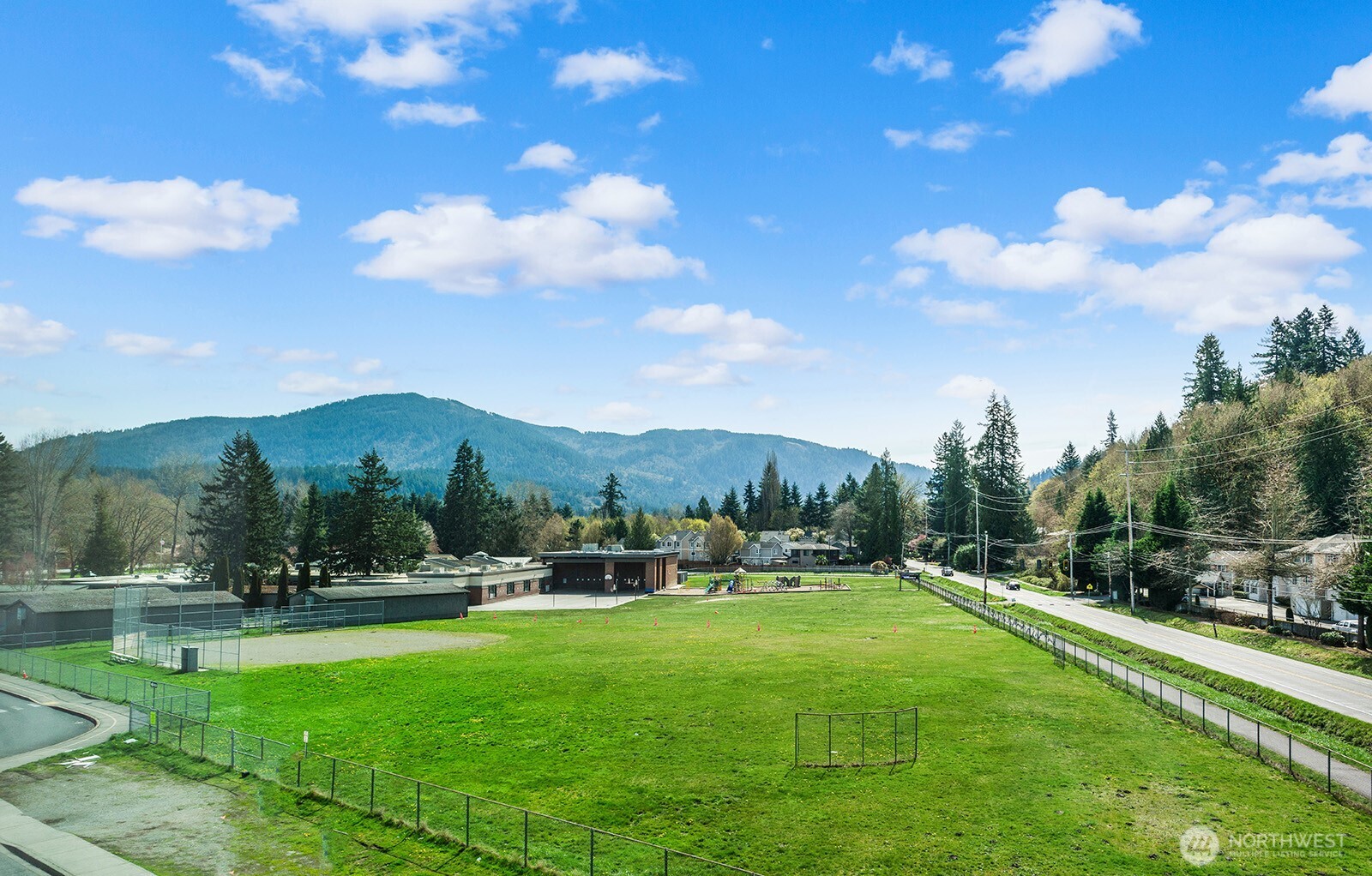 762 NW Holly Street , Issaquah, WA 98027