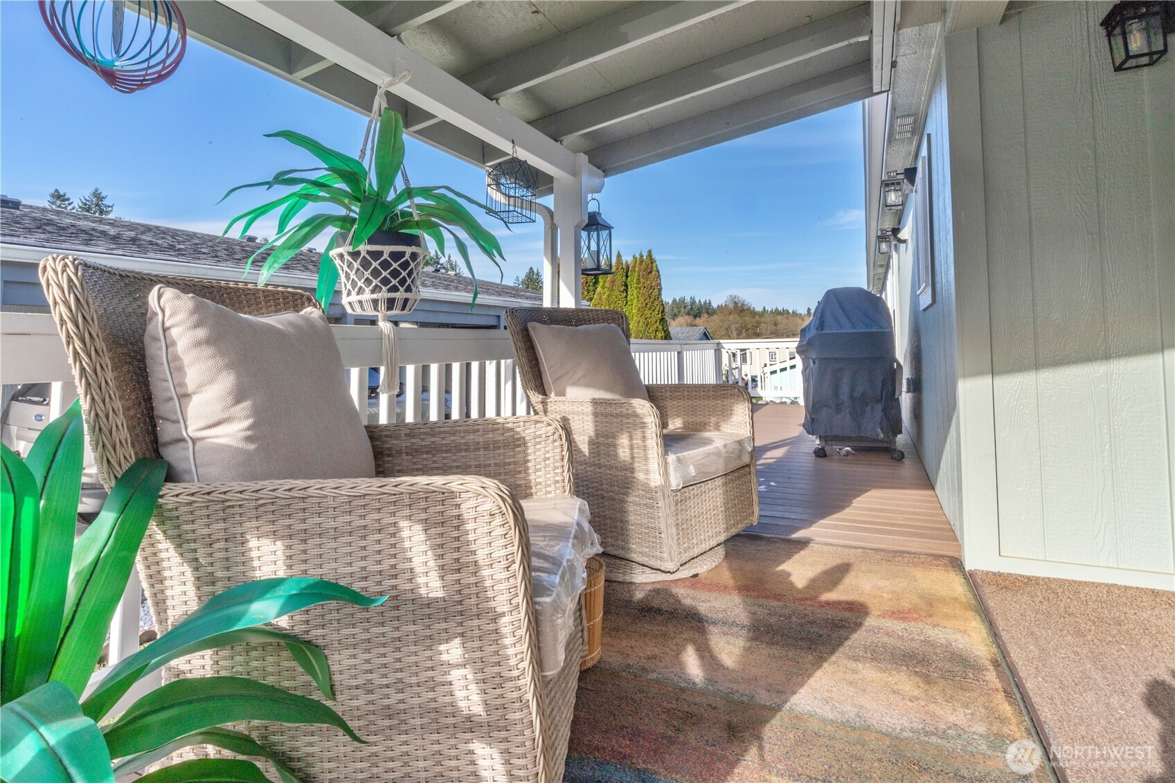 620 NE Saturn Lane , Bremerton, WA 98311