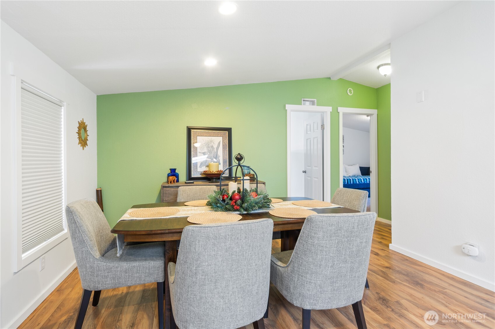 620 NE Saturn Lane , Bremerton, WA 98311