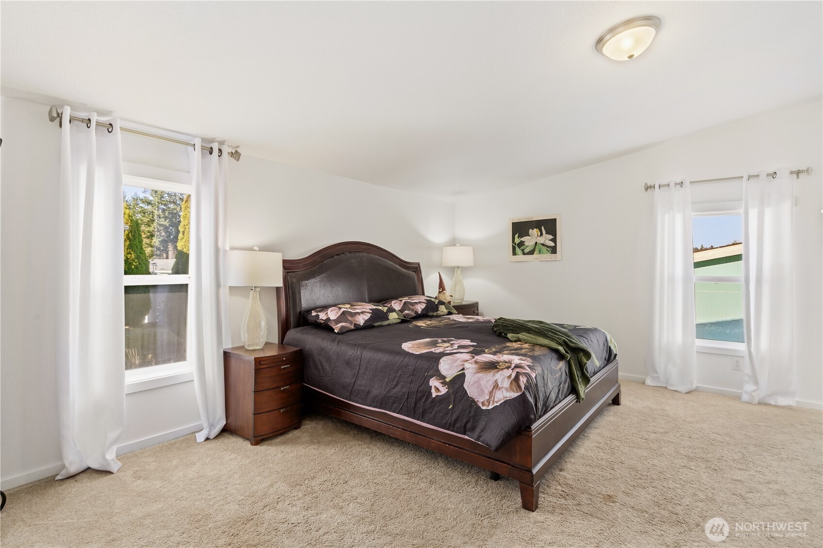 620 NE Saturn Lane , Bremerton, WA 98311