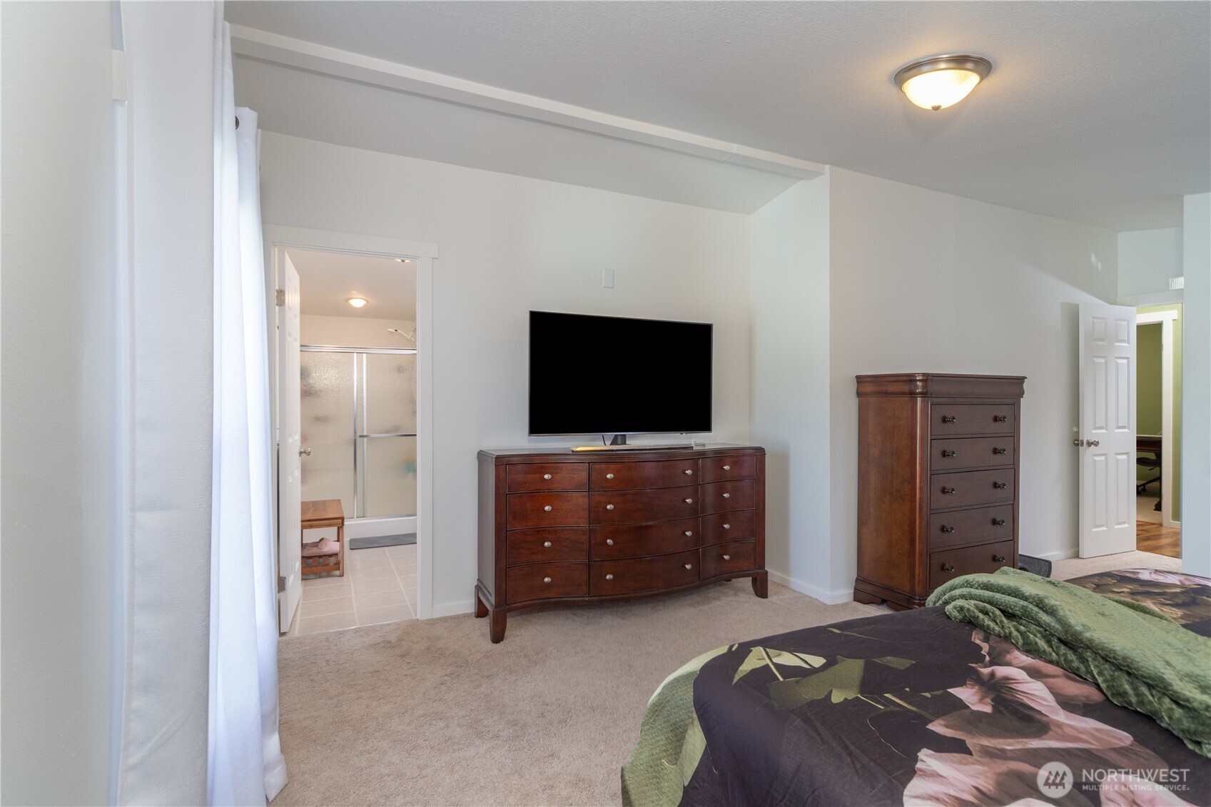 620 NE Saturn Lane , Bremerton, WA 98311