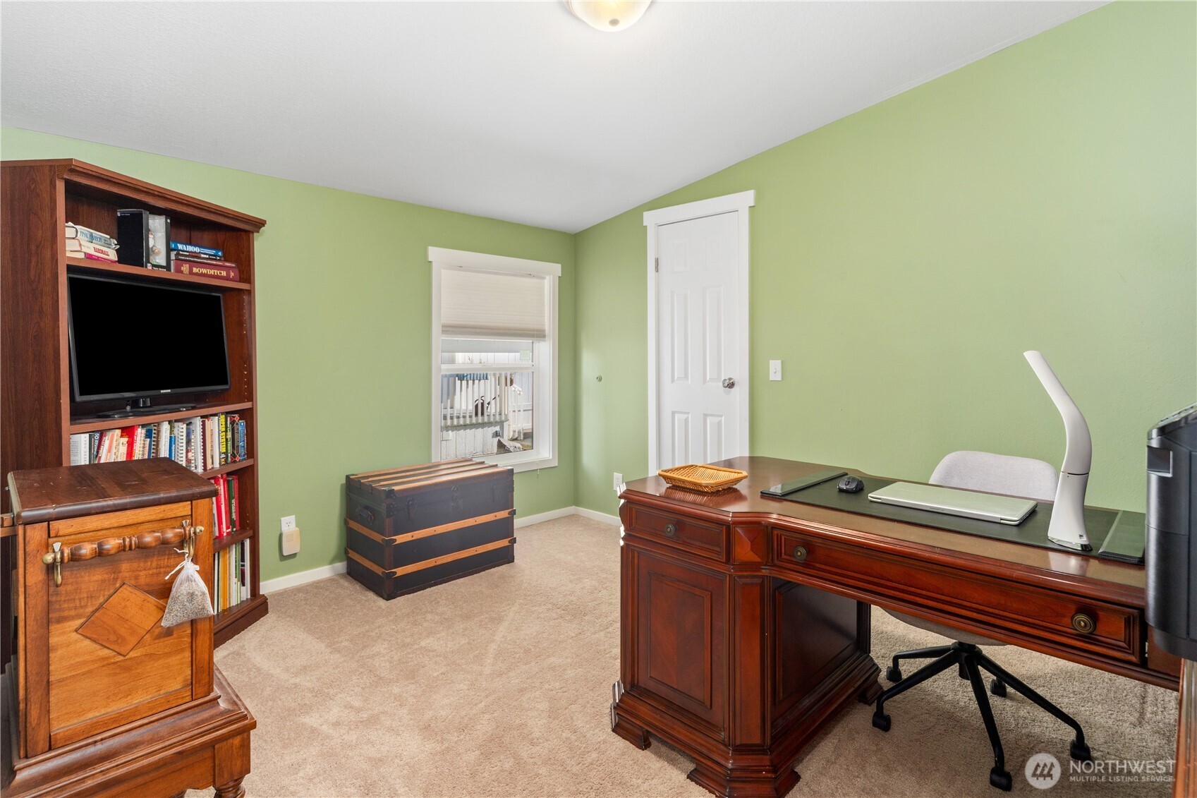 620 NE Saturn Lane , Bremerton, WA 98311