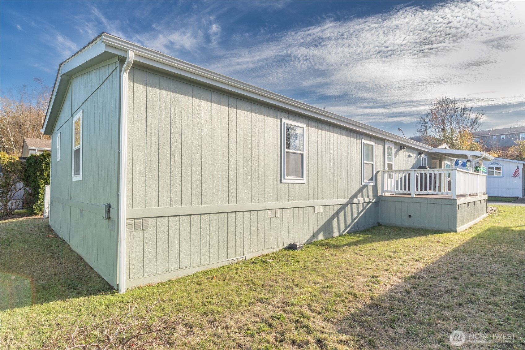 620 NE Saturn Lane , Bremerton, WA 98311