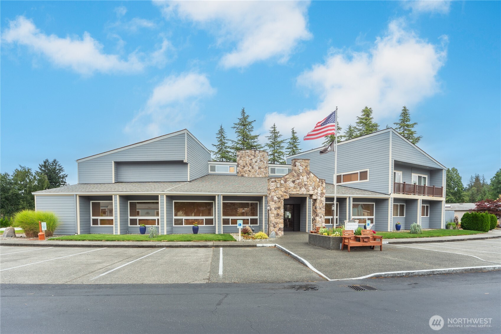 620 NE Saturn Lane , Bremerton, WA 98311