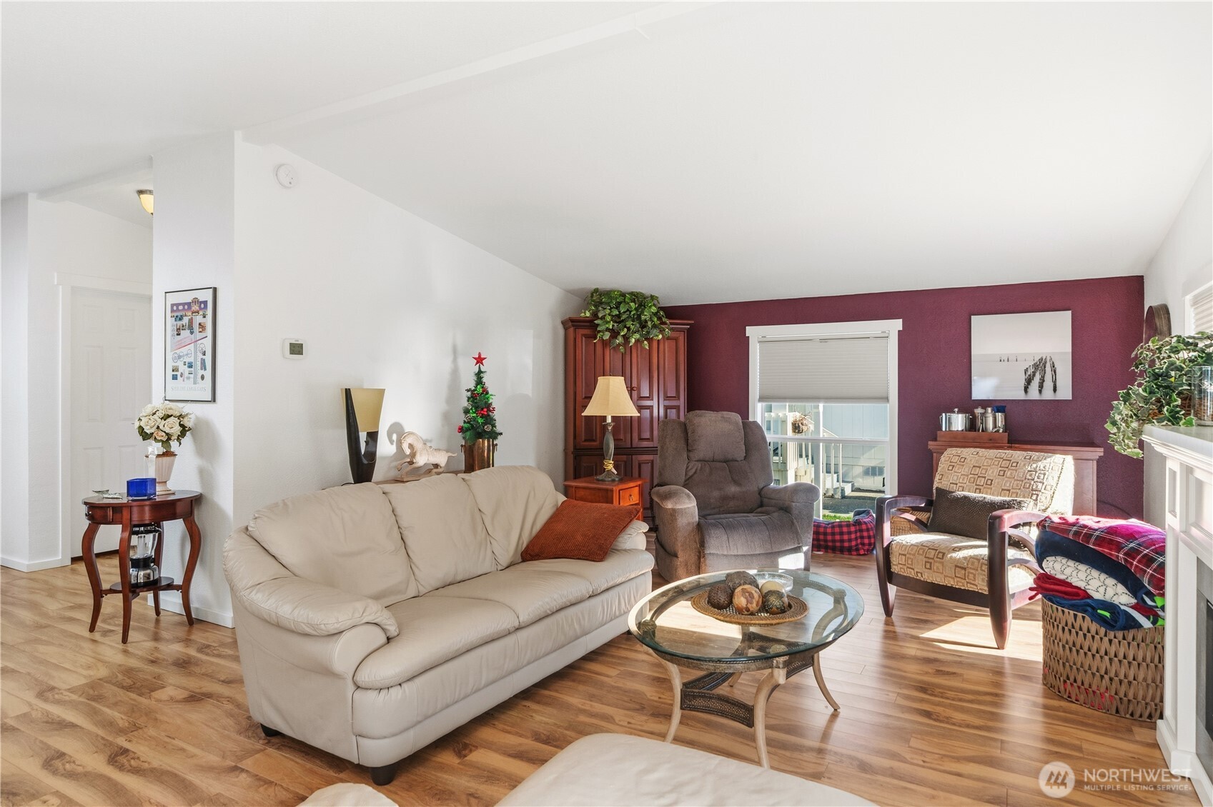 620 NE Saturn Lane , Bremerton, WA 98311