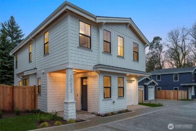 10612 NE 54th Lane , Kirkland, WA 98033