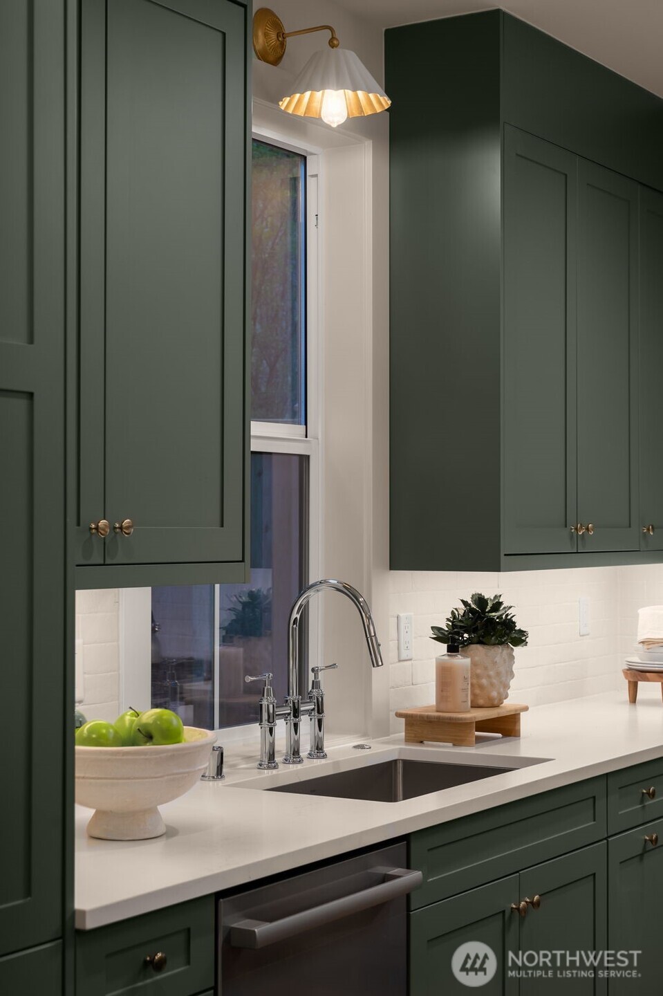 10612 NE 54th Lane , Kirkland, WA 98033