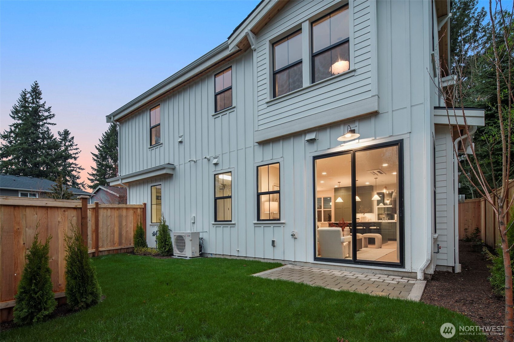 10612 NE 54th Lane , Kirkland, WA 98033