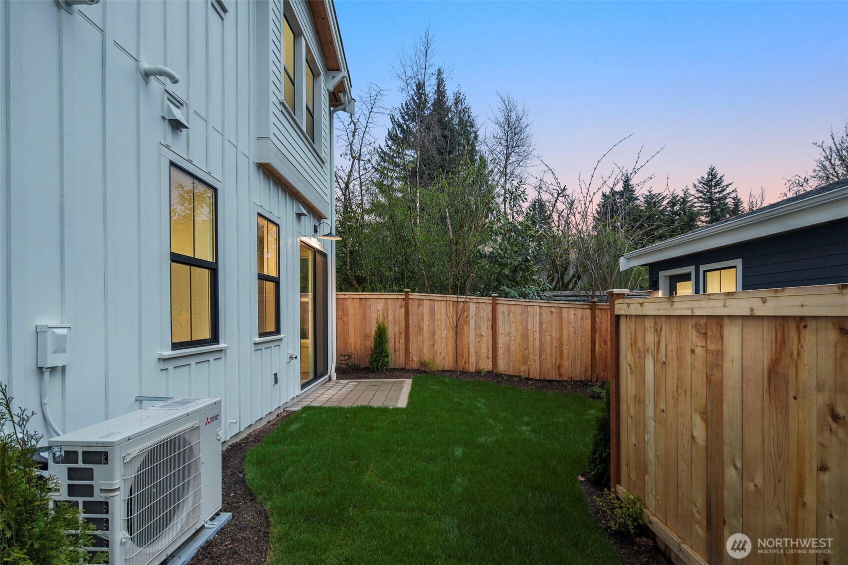 10612 NE 54th Lane , Kirkland, WA 98033