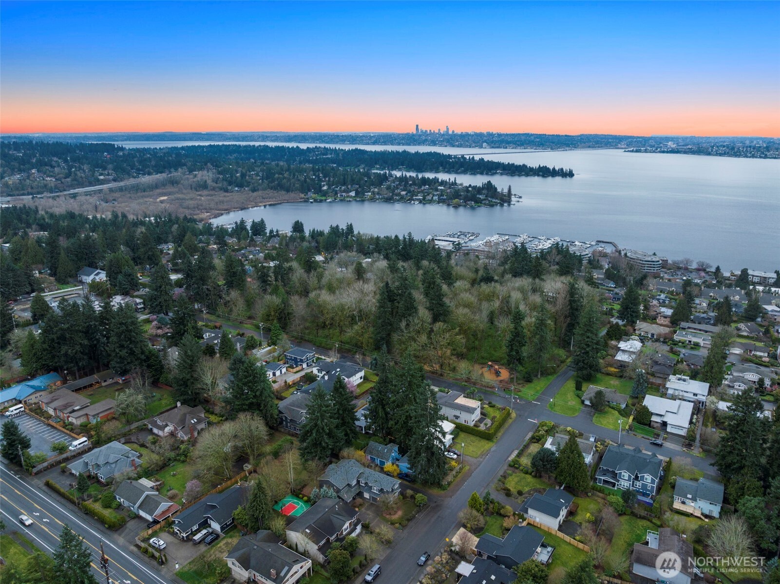 10612 NE 54th Lane , Kirkland, WA 98033