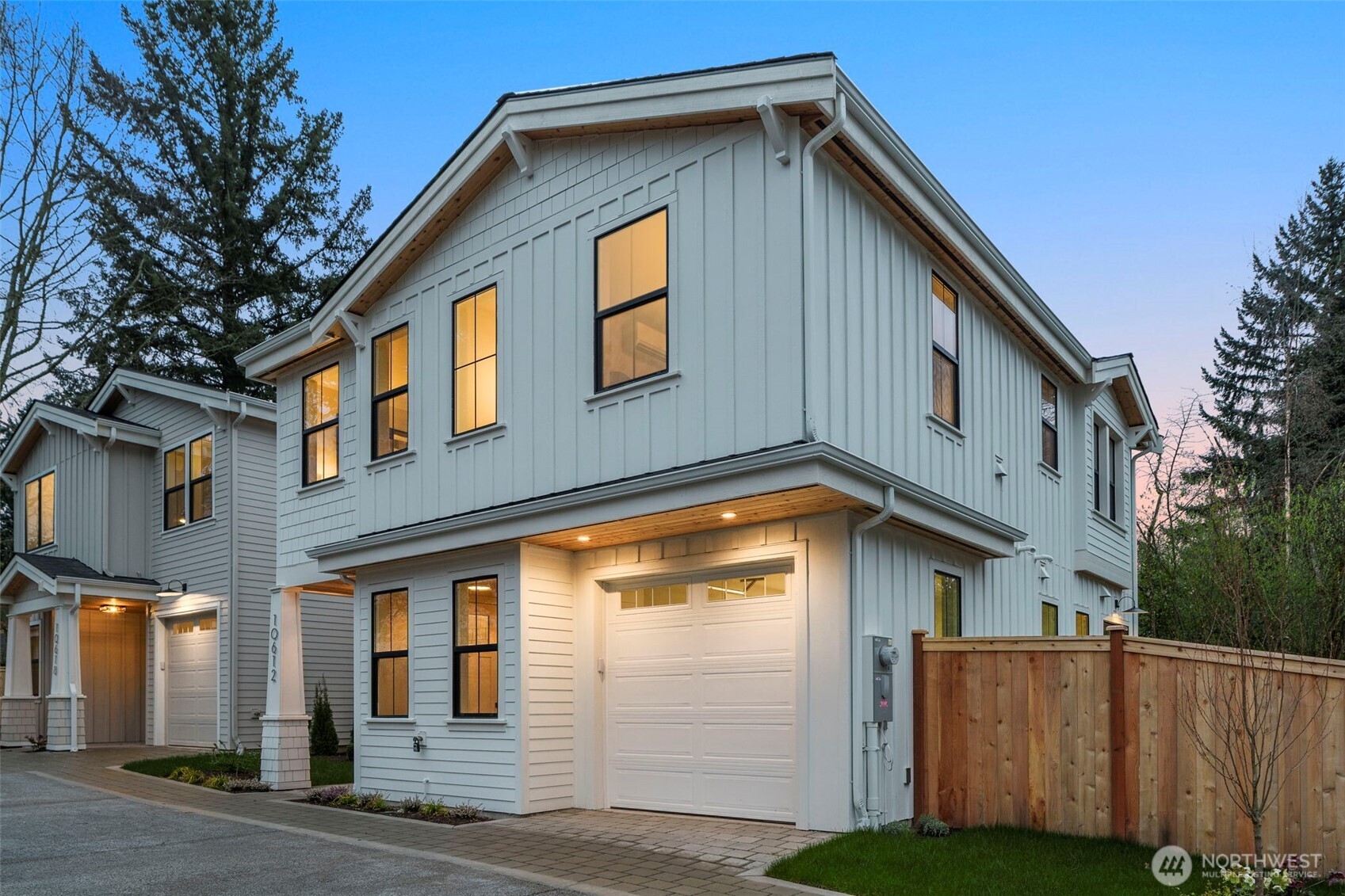 10612 NE 54th Lane , Kirkland, WA 98033