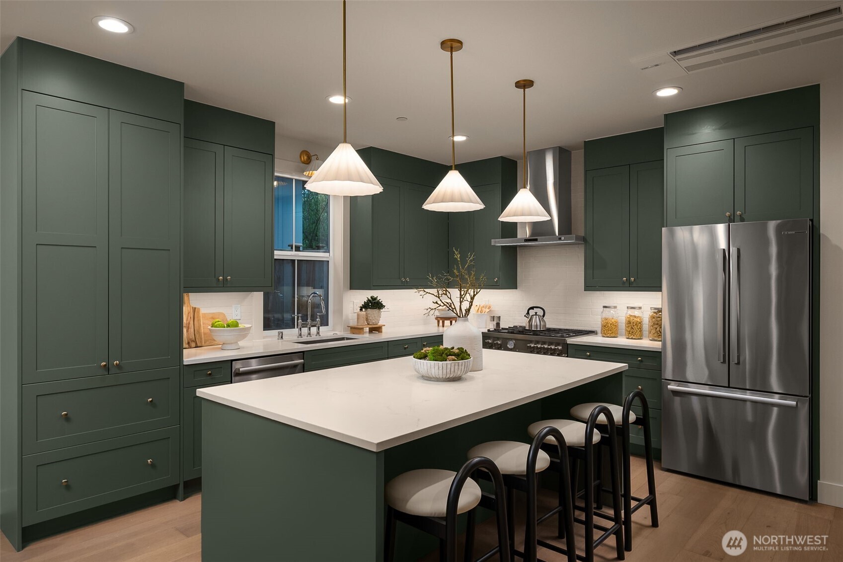 10612 NE 54th Lane , Kirkland, WA 98033