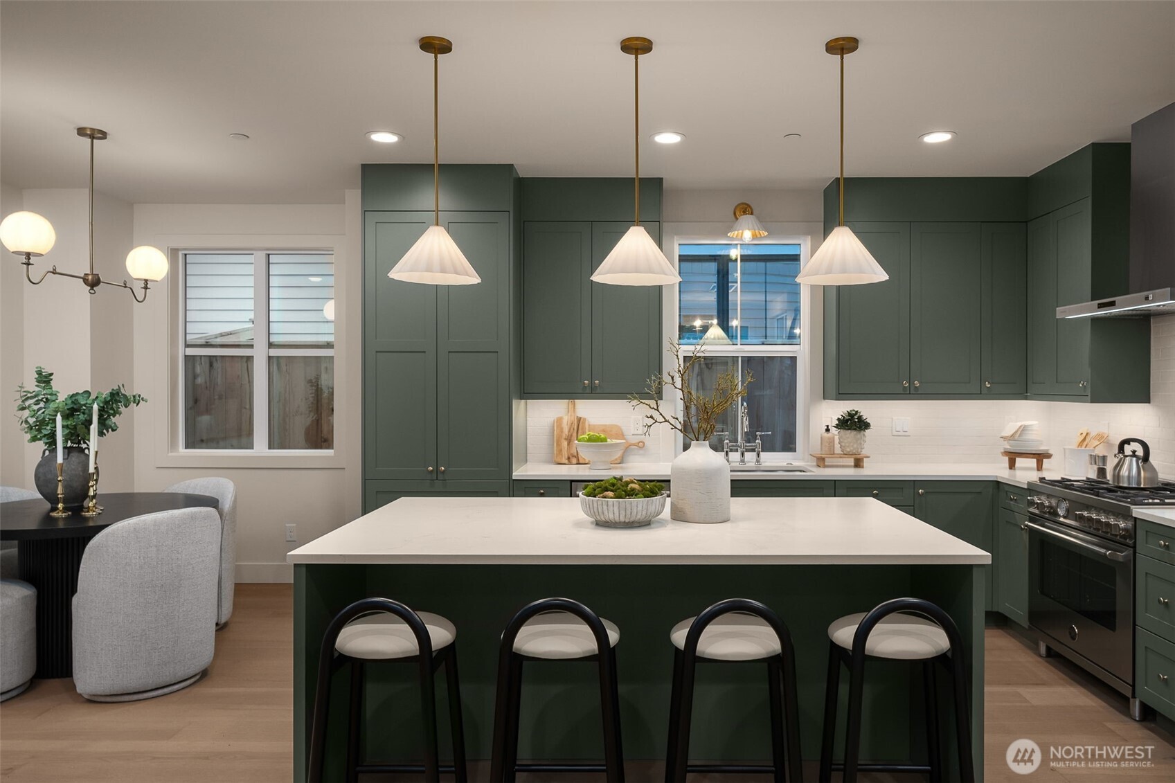 10612 NE 54th Lane , Kirkland, WA 98033