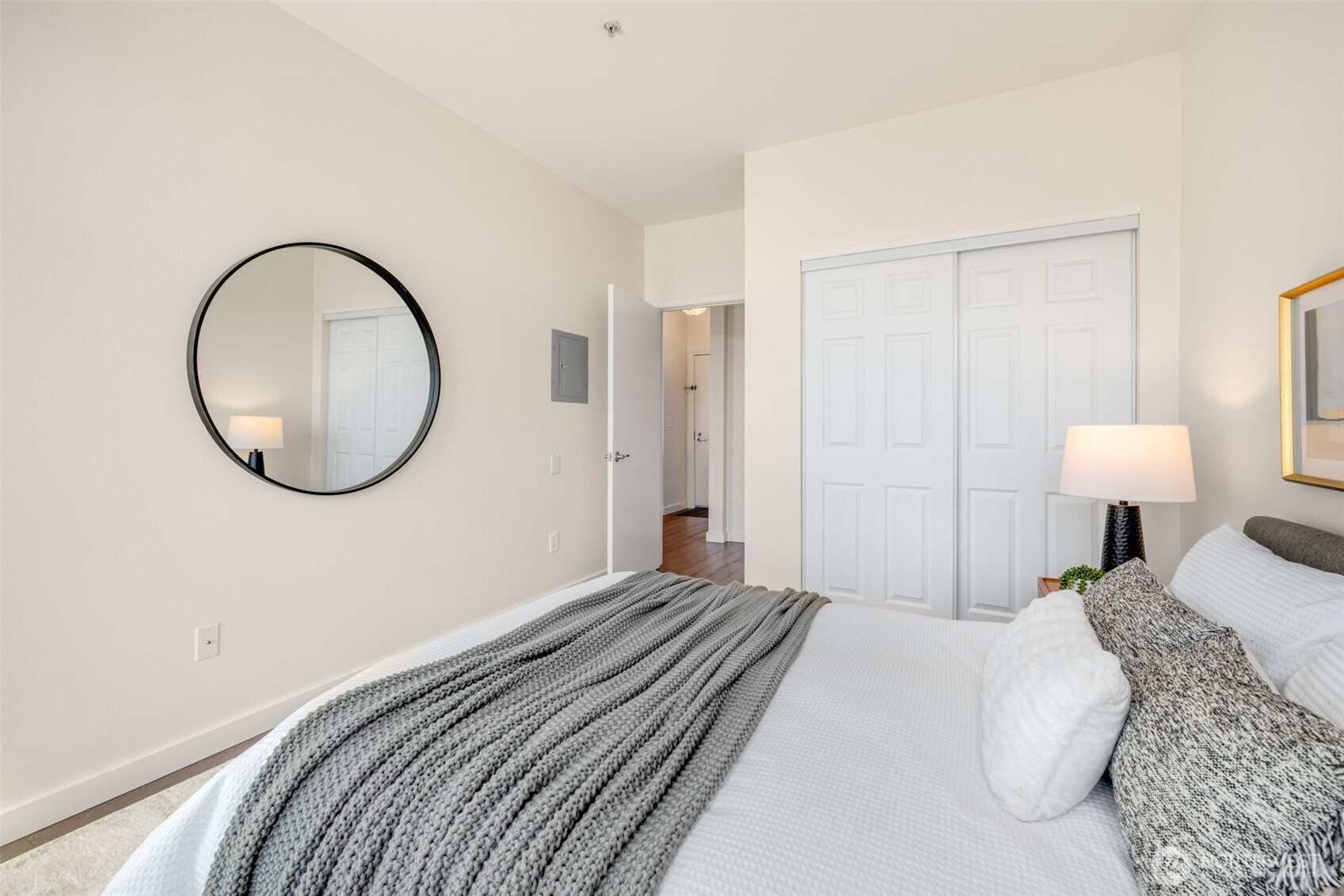 2414 1st Avenue #413, Seattle, WA 98121-1306