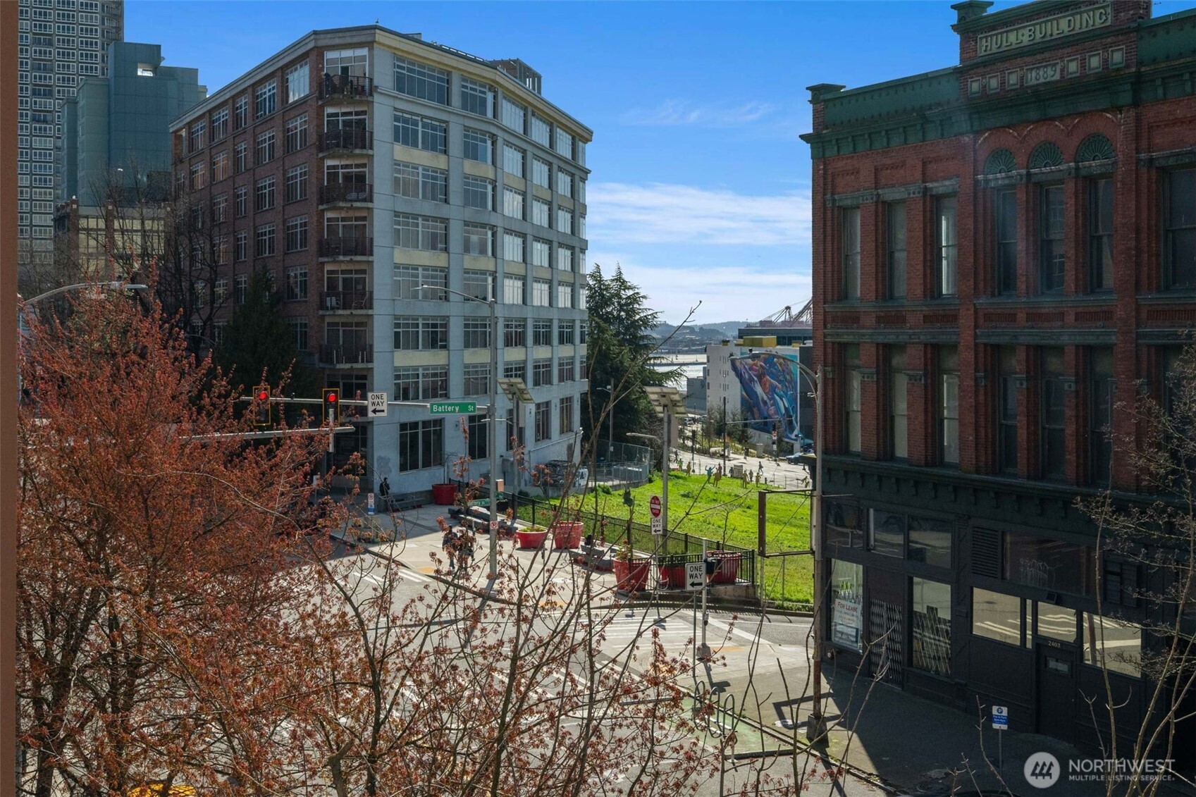 2414 1st Avenue #413, Seattle, WA 98121-1306