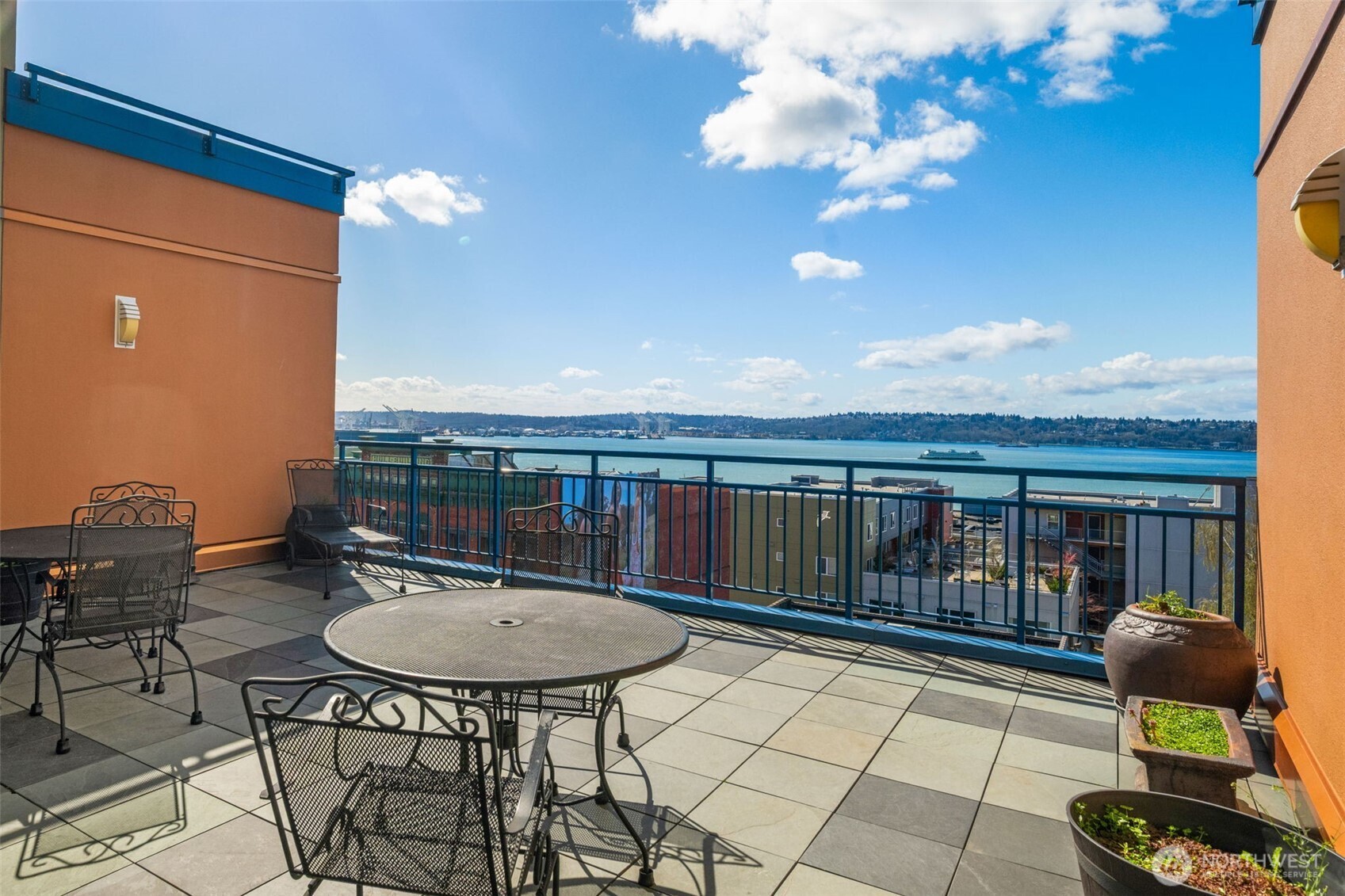 2414 1st Avenue #413, Seattle, WA 98121-1306