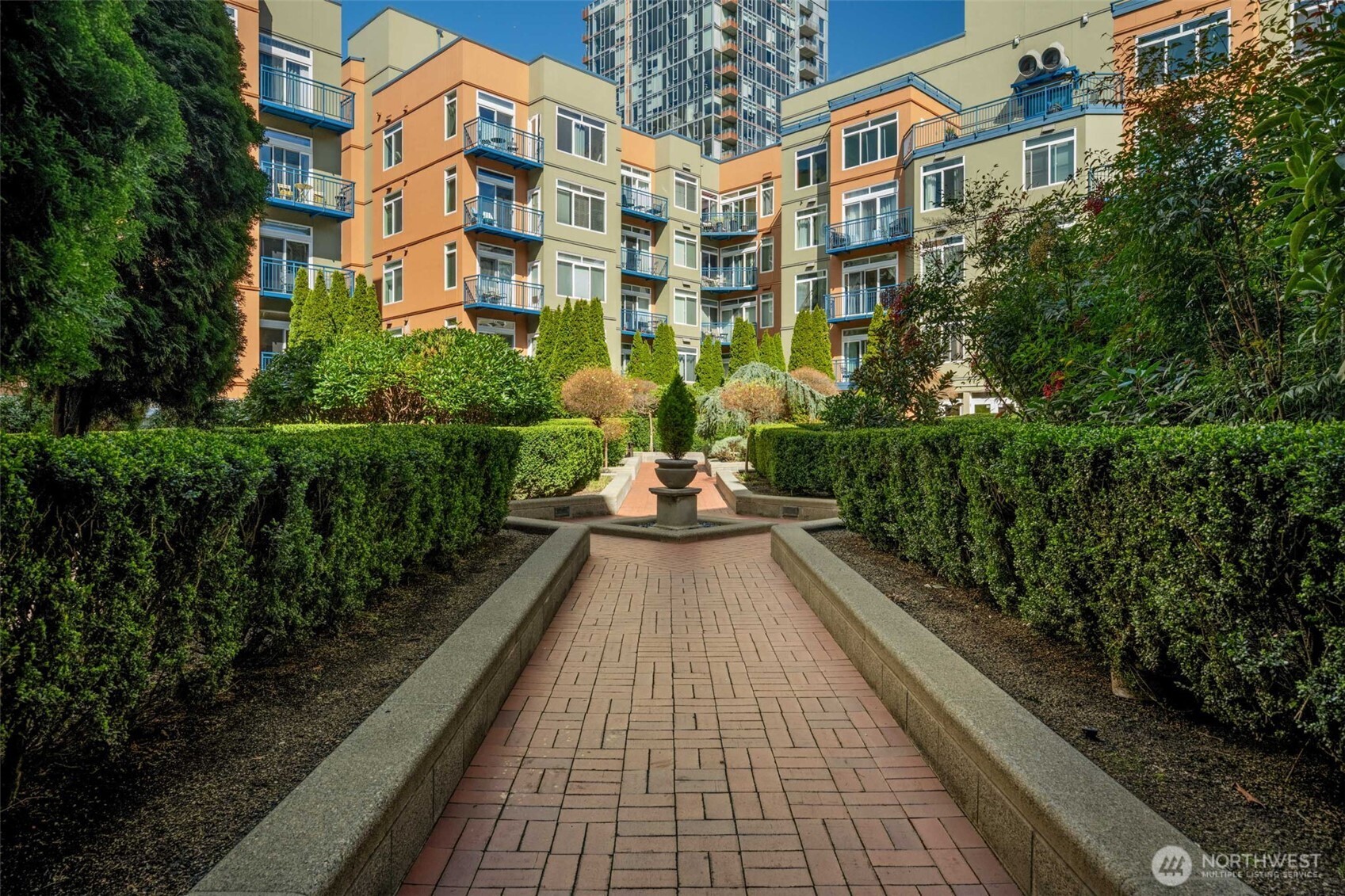 2414 1st Avenue #413, Seattle, WA 98121-1306