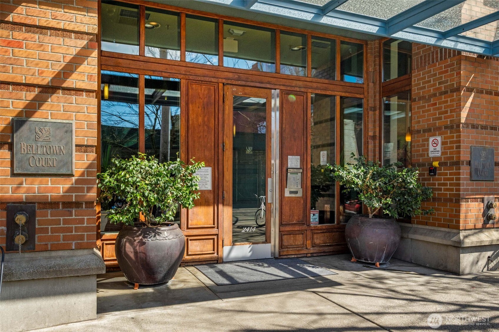 2414 1st Avenue #413, Seattle, WA 98121-1306